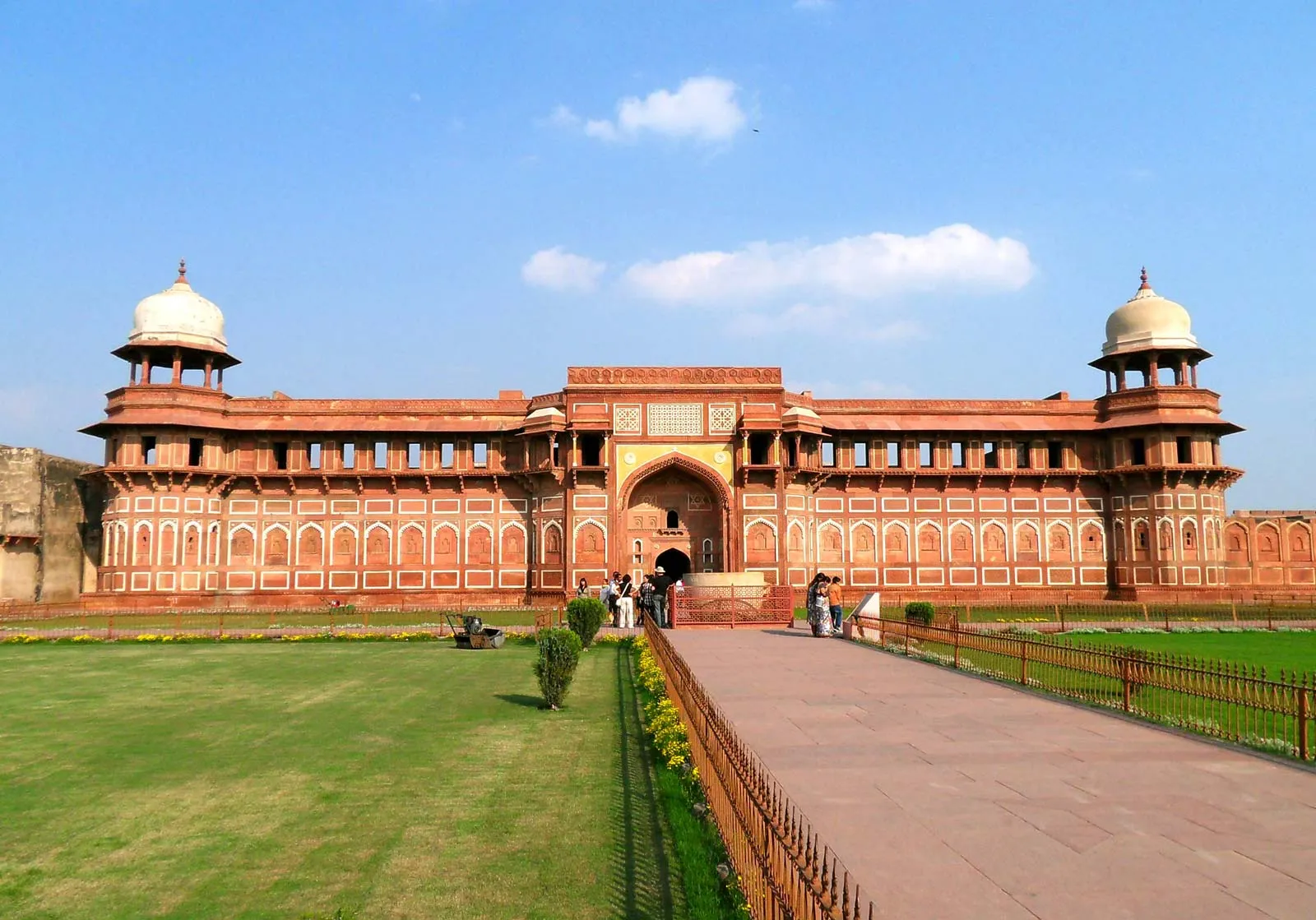  images/Agara-fort-1.jpg