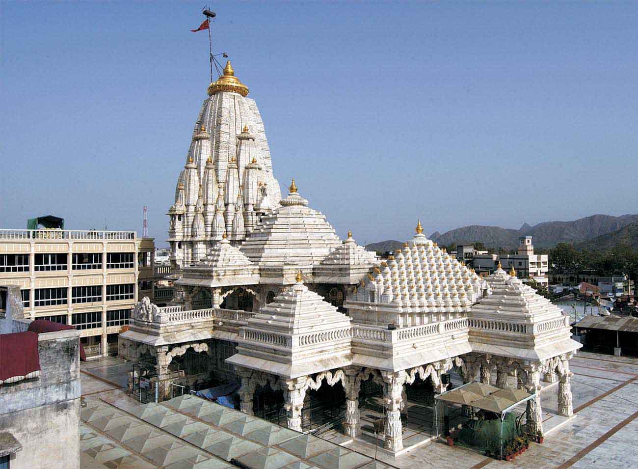 images/Ambaji-temple-gujarat-1.jpg