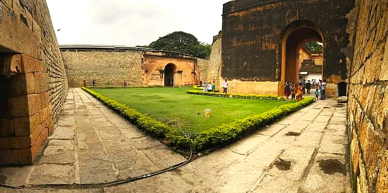 images/Bangalore-Fort-1.jpg