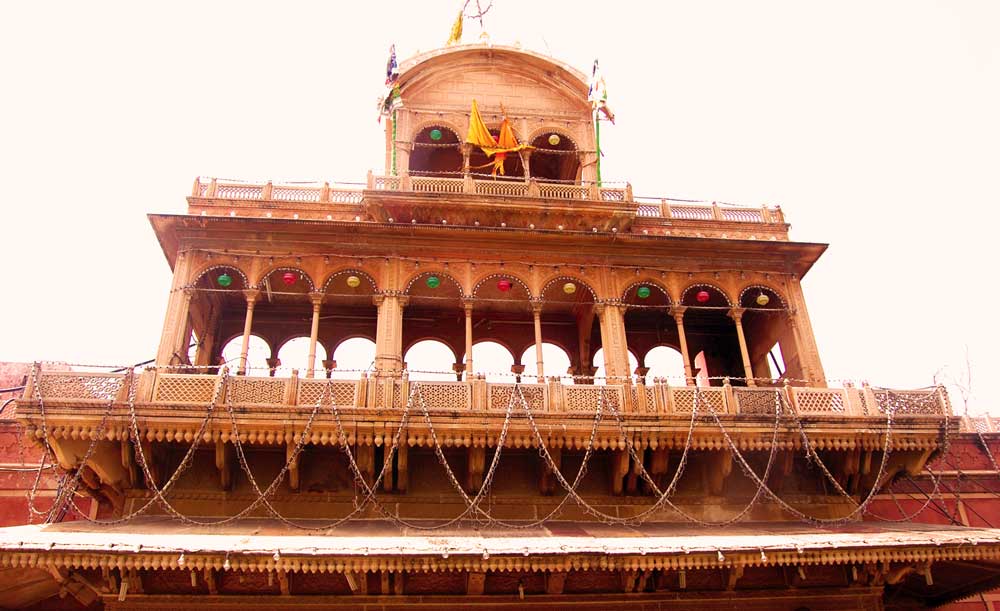images/Banke-bihari-mandir-3.jpg