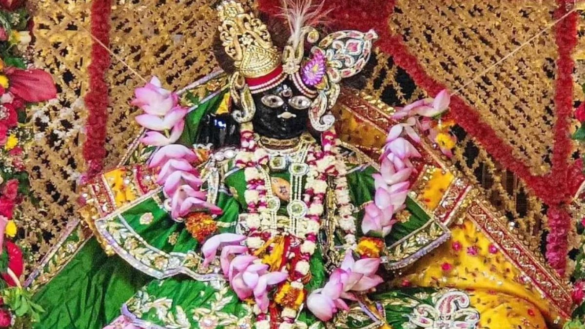  images/Banke-bihari-mandir-4.jpg