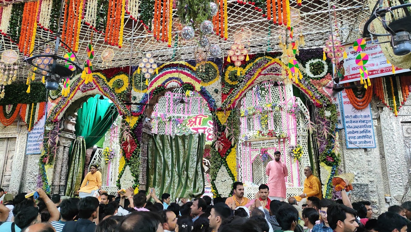 images/Banke-bihari-mandir-5.jpg