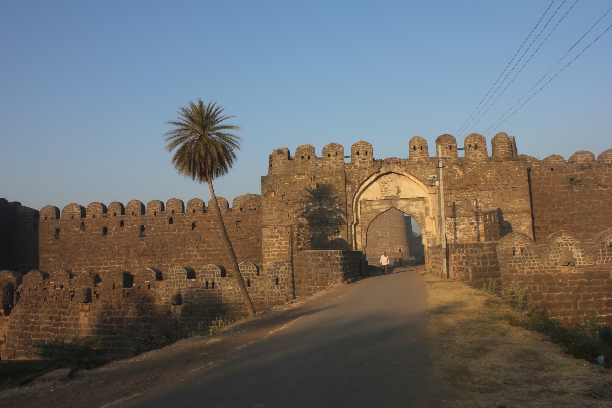 images/Gulgurga-Fort-karnataka-1.jpg