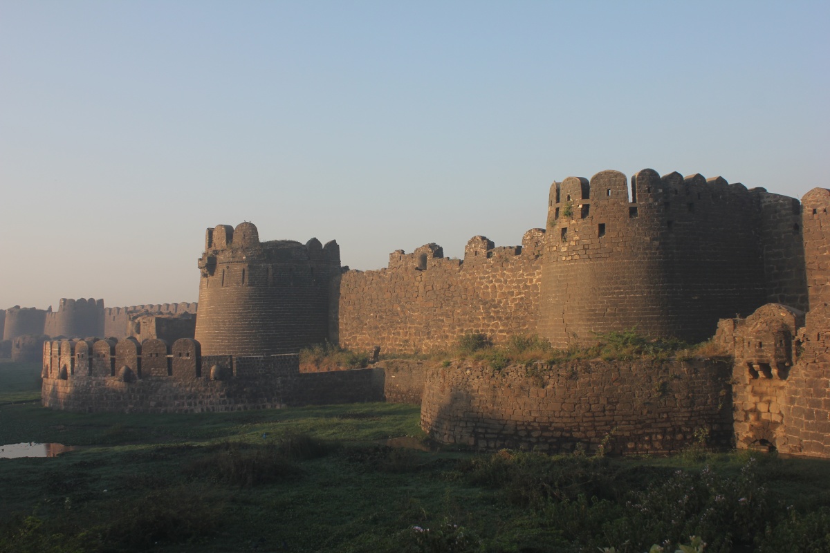 images/Gulgurga-Fort-karnataka-3.jpg