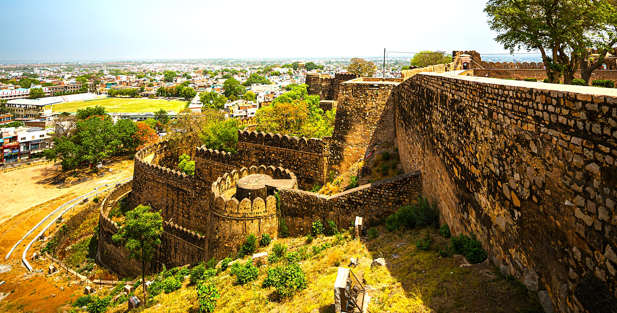 images/Jhansi-Fort-1.jpg