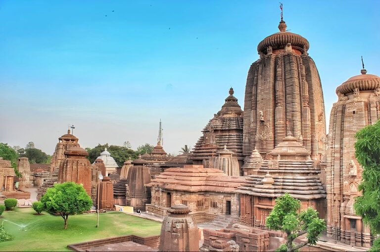 images/Lingaraj-Temple-1.jpg