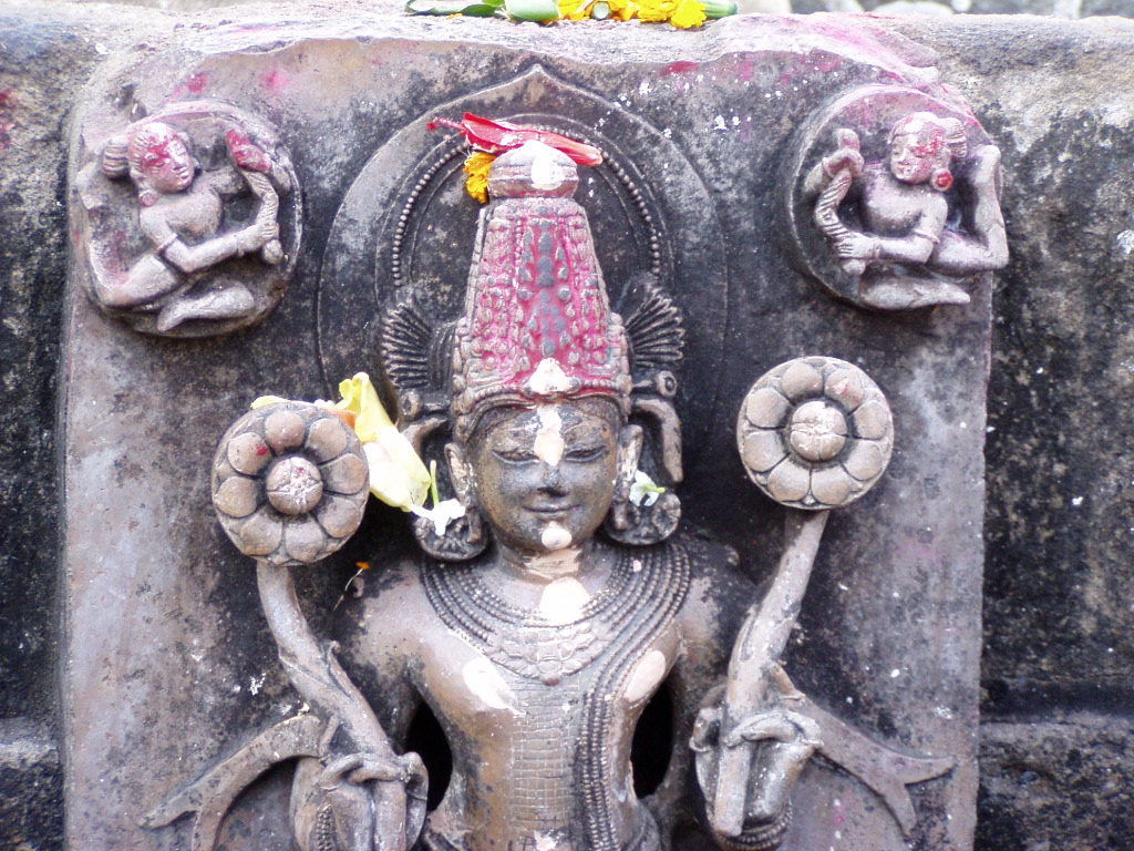  images/Lingaraj-temple-suryadevta-3.jpg