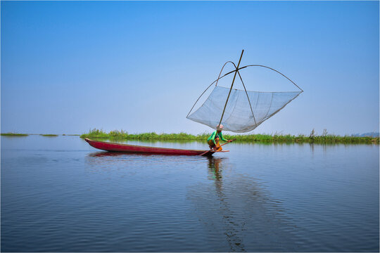 images/LoktalLake4.jpg