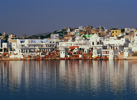 images/PushkarLake3.jpg