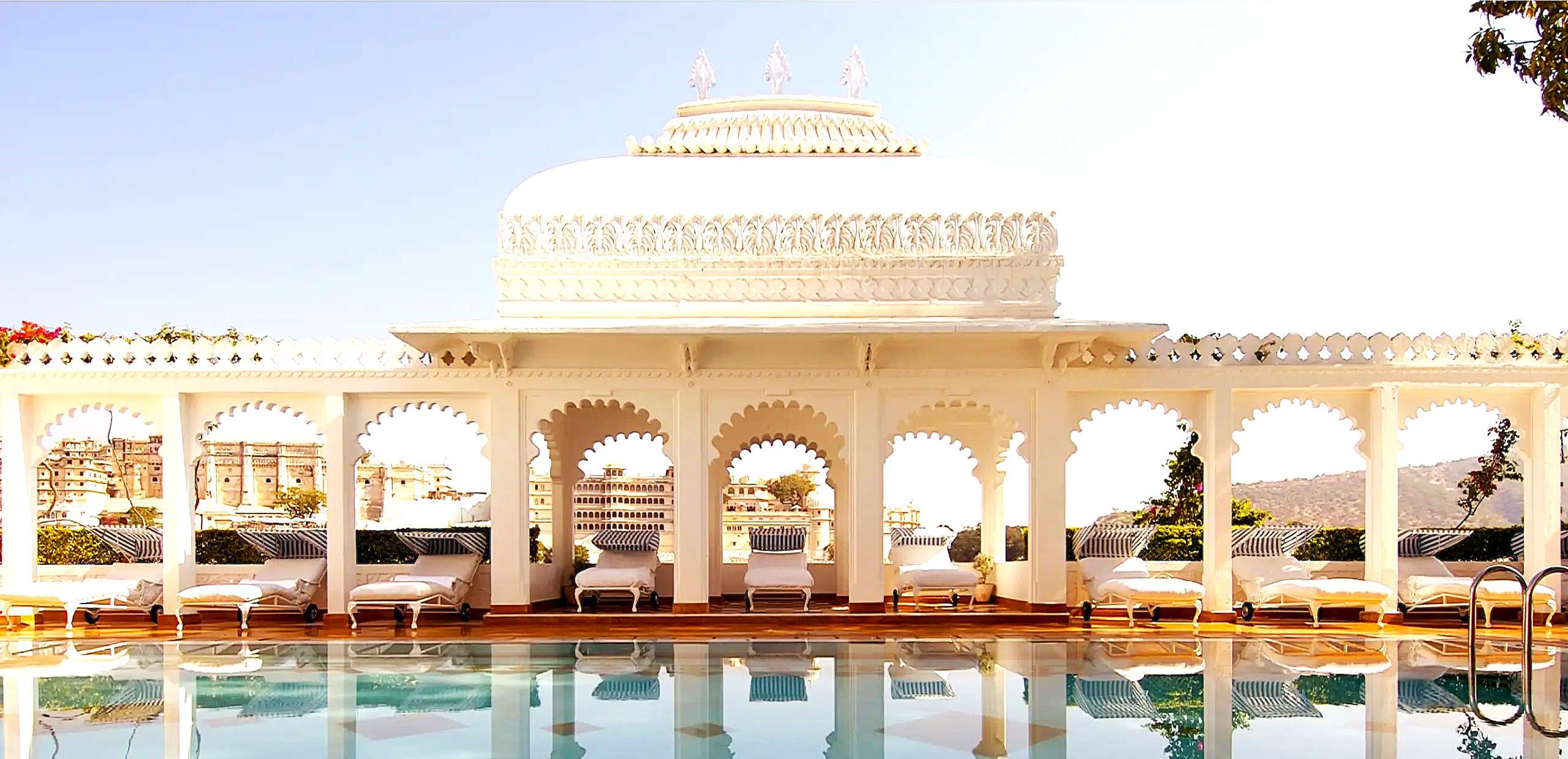 images/Taj-lake-place-udaipur-5.jpg
