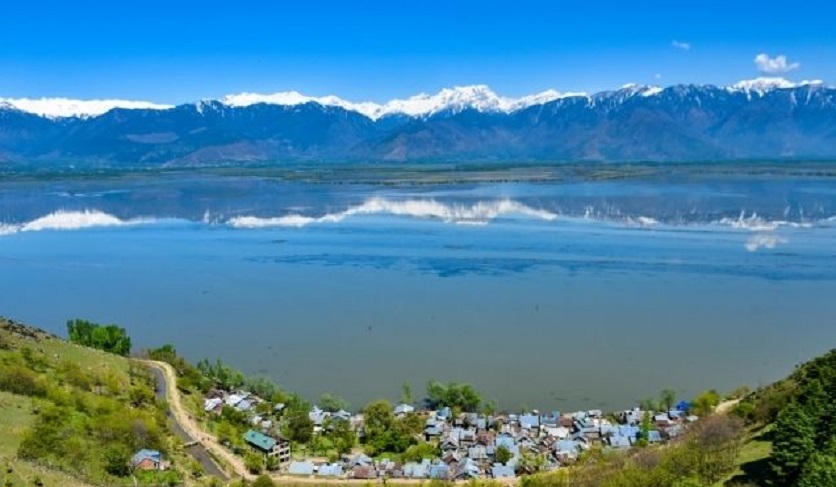 images/Wular-Lake3.jpg
