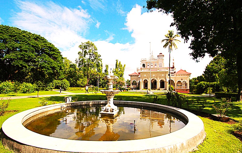 images/agakhan-place-maharashtra-4.jpg