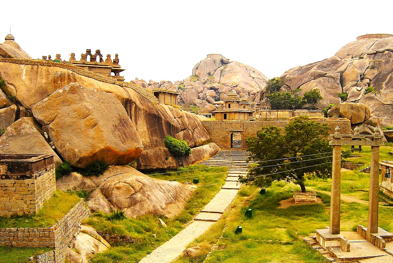 images/chitradurga-fort-1.jpg