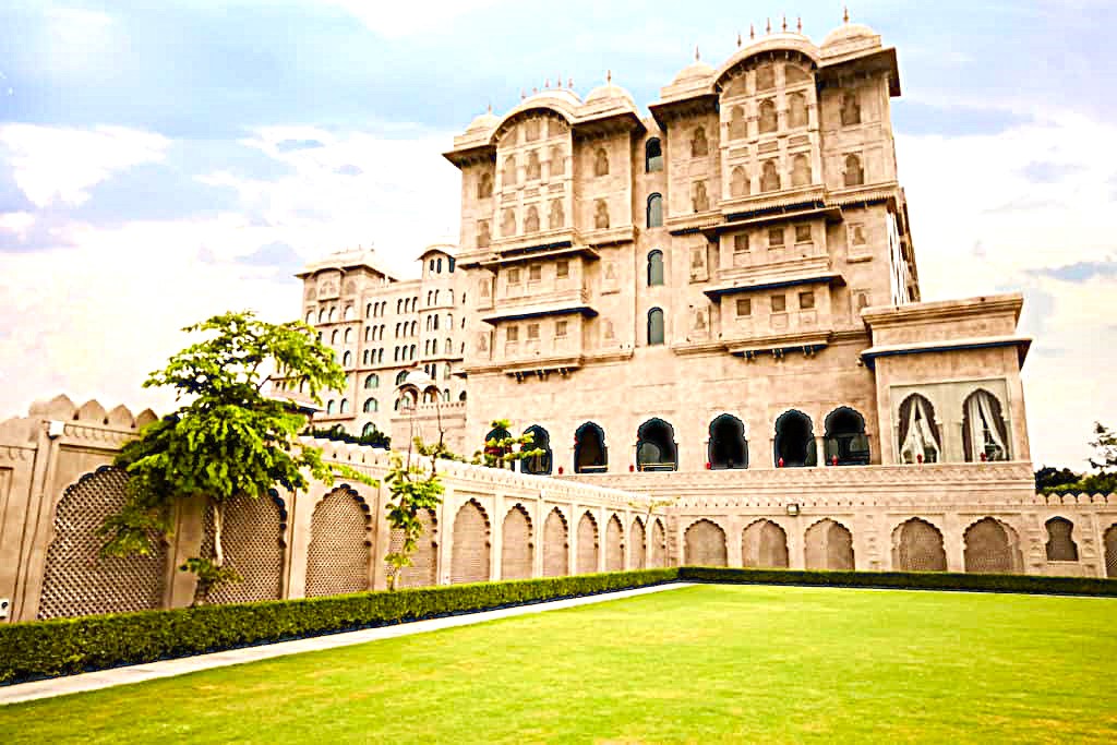  images/fairmont-hotel-jaipur-pic-4.jpeg