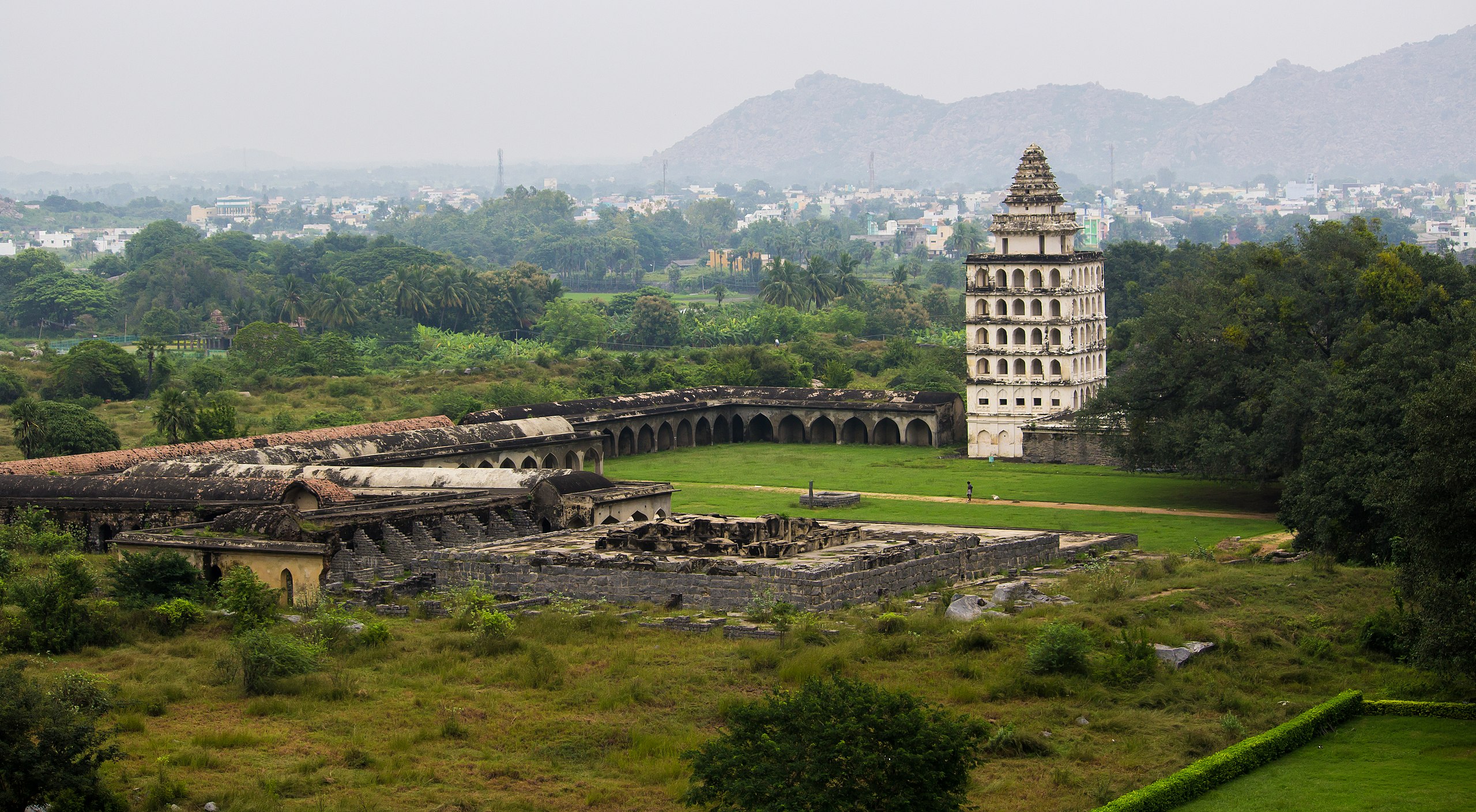  images/ginghee-fort-tamil-nadu-5.jpg