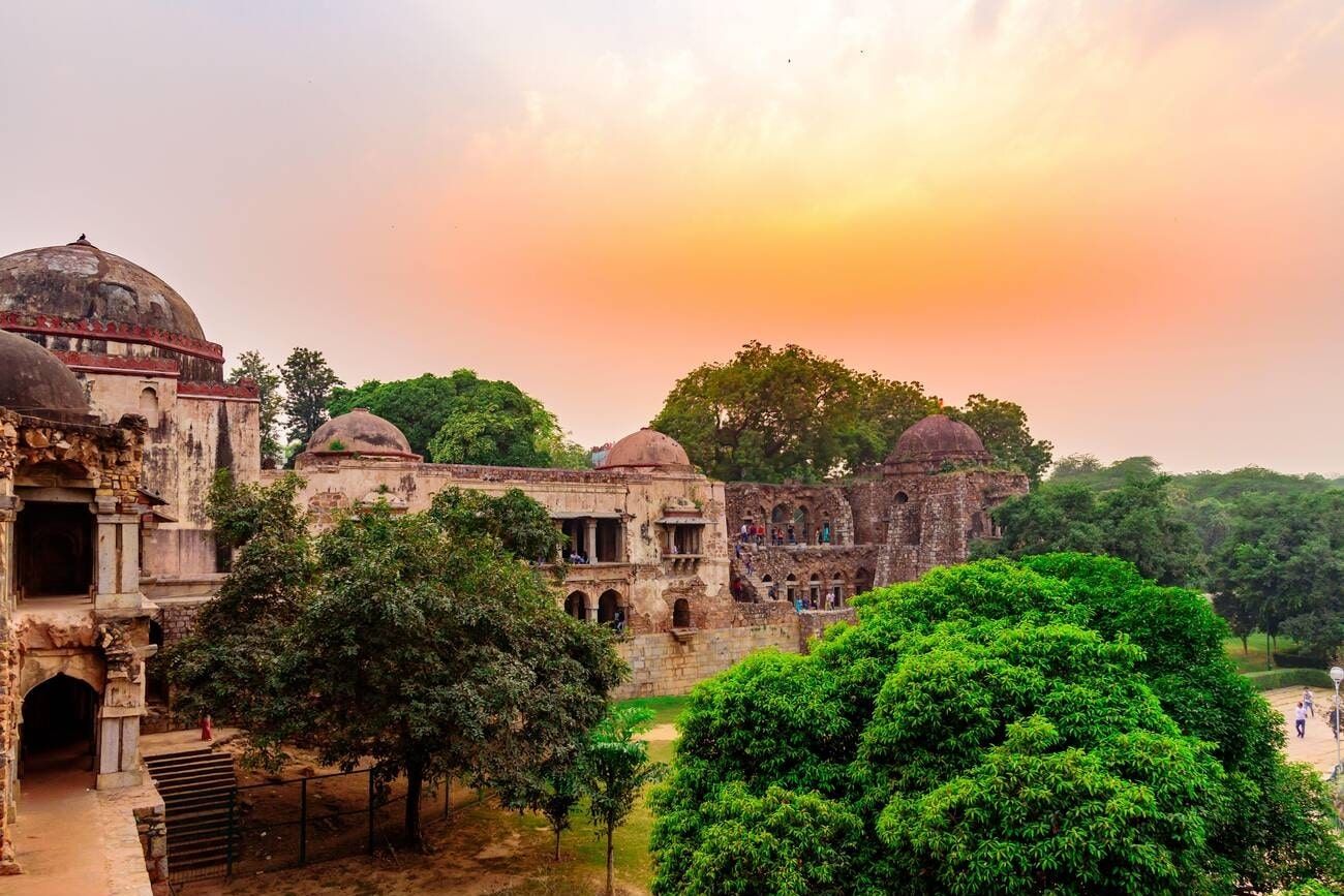 images/hauz-khas-village-delhi-1.jpg