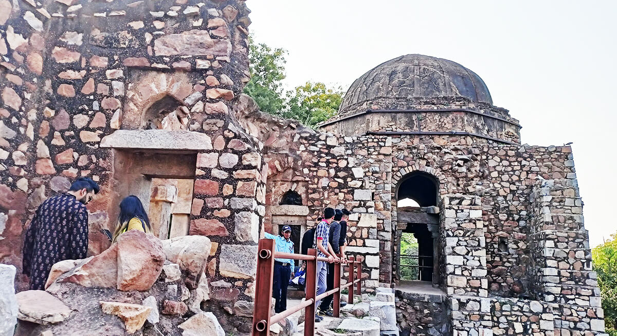 images/hauz-khas-village-delhi-5.jpg