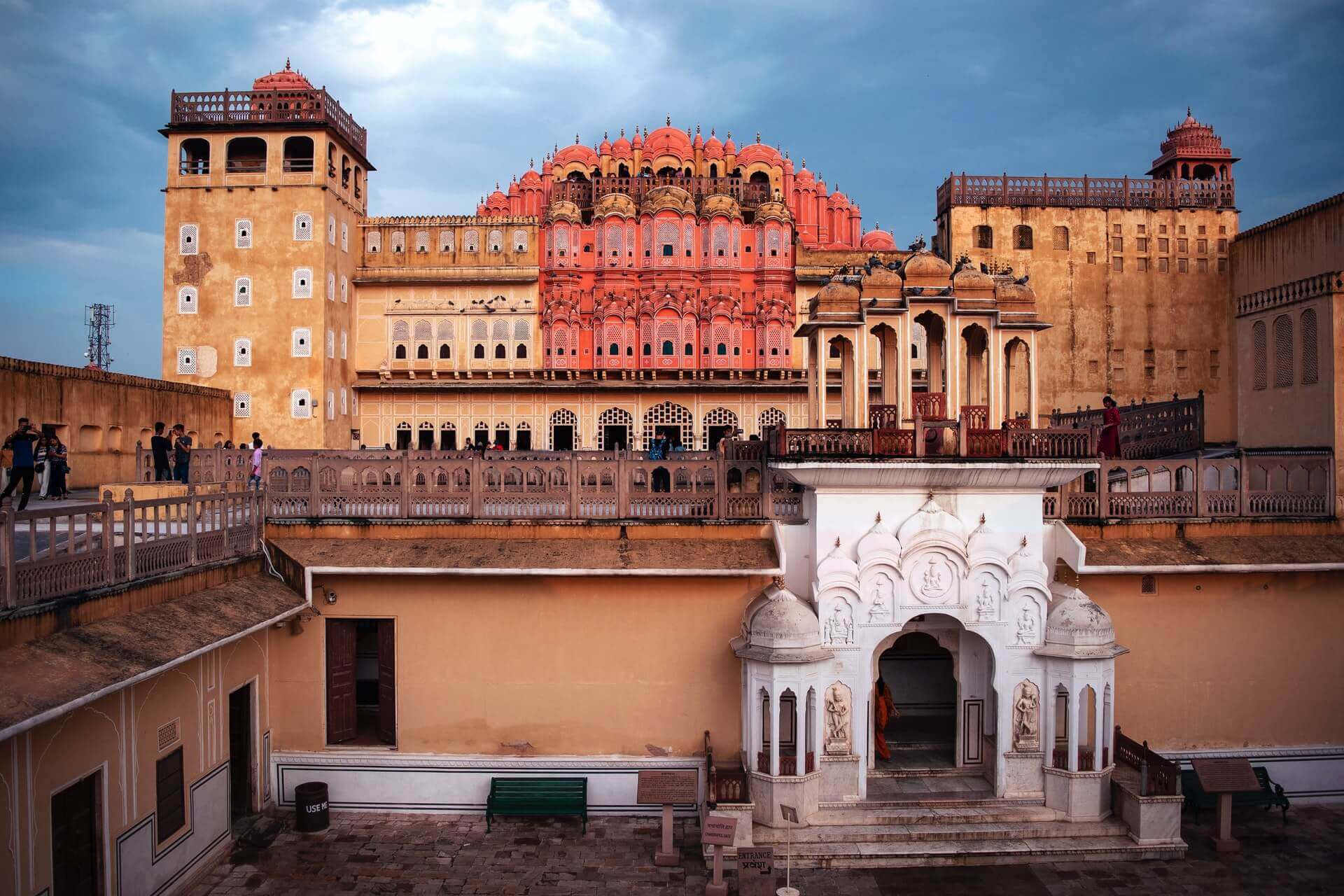  images/hawamahal6.jpg