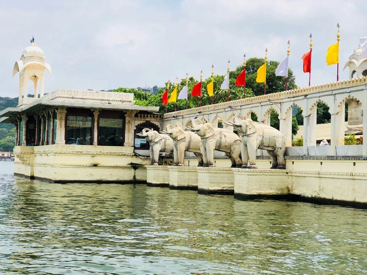  images/jag-mandir-palace-udaipur-4.jpg