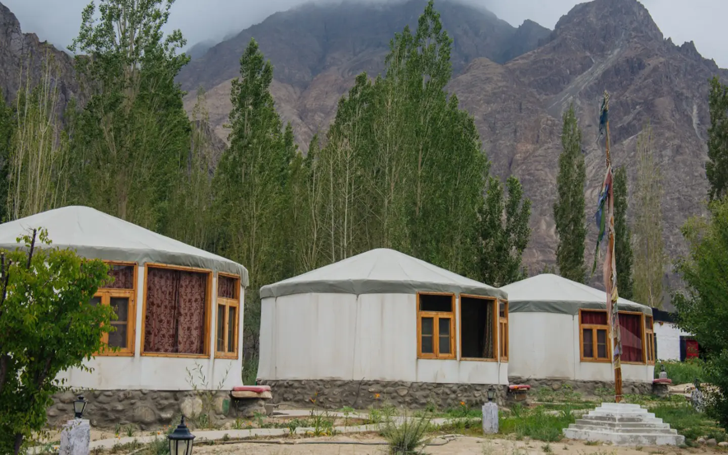  images/ladakh_sarai_4.jpg