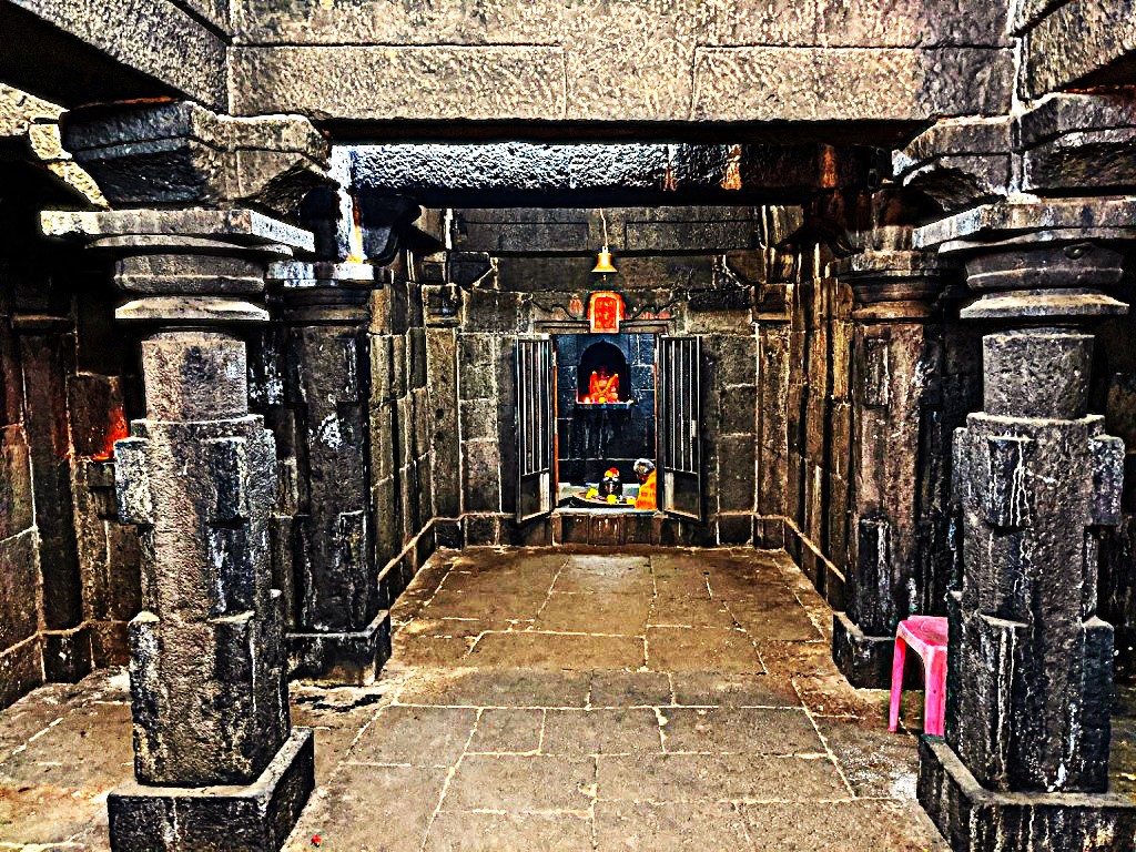 images/mahabaleshwar-temple-maharashtra-3.jpg
