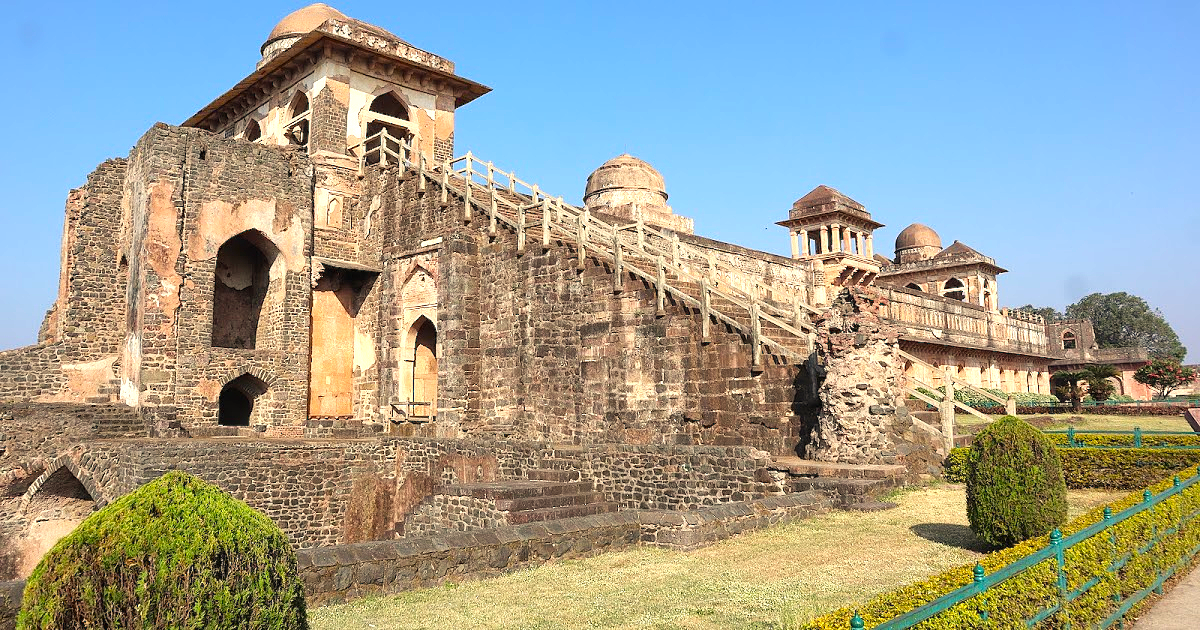 images/mandu-fort-2.png
