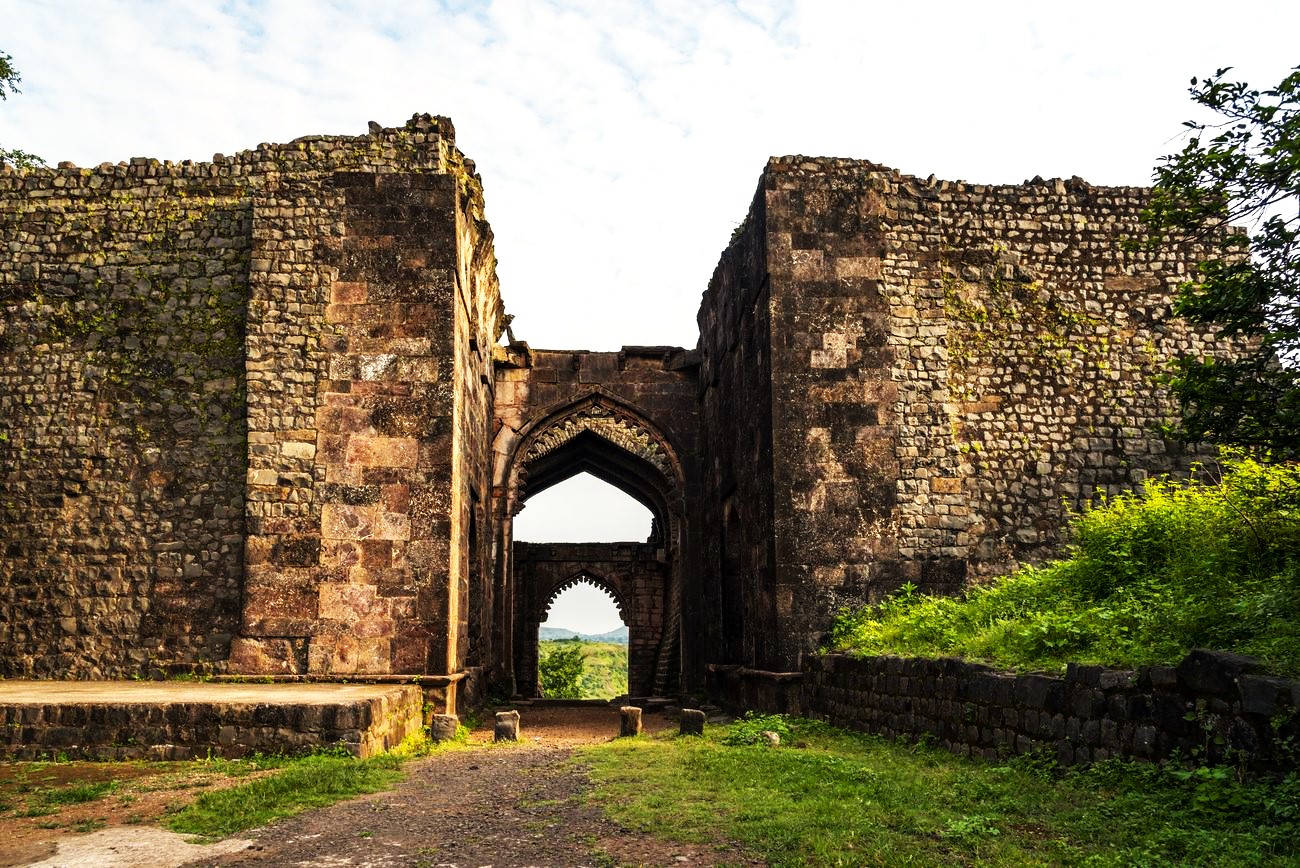 images/mandu-fort-5.jpg