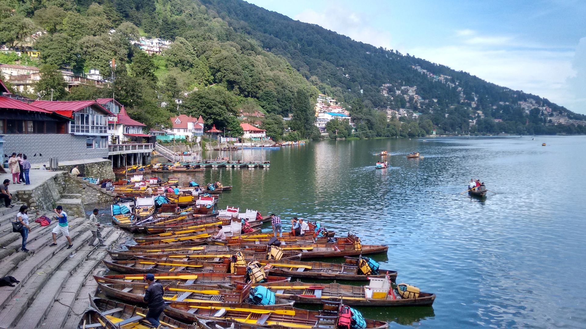 images/naini-lake1.jpg
