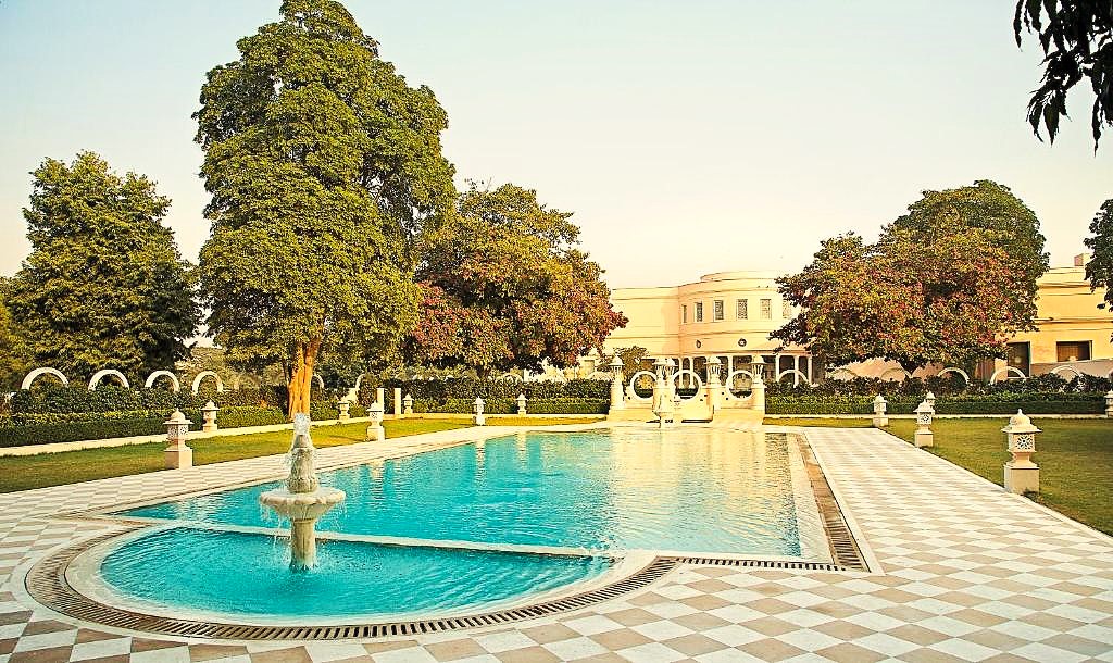 images/rajmahal-4.jpg