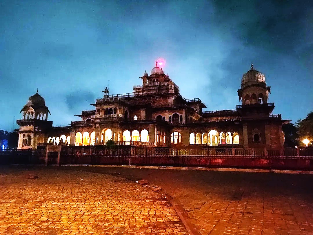 images/ramniwas-bagh-2.jpg