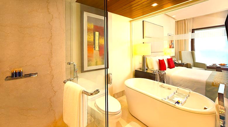 images/the-oberoi-hotel-mumbai-5.jpg