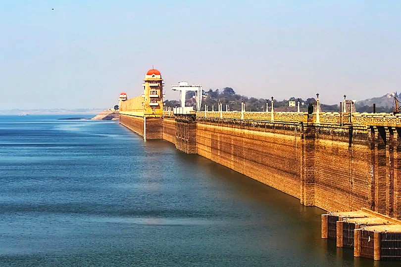 images/tungbhadra-lake-1.jpg