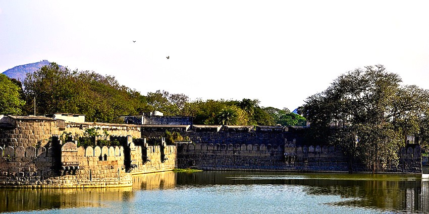 images/vellore-fort-tamil-nadu-5.jpg